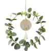 Couronne de Noël feuillage eucalyptus avec suspension bois et pompon Ø25cm